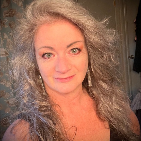 Meet your Posher, Lori Ann - Picture 5 of 7